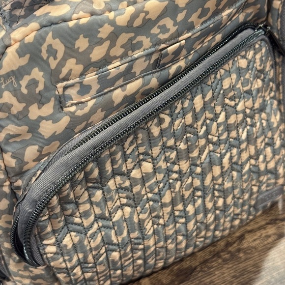 Lug Ranger Quilted Bag with Patterned Interior - Picture 4 of 11